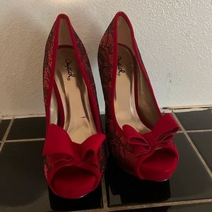 Qupid red and black lace bow heels